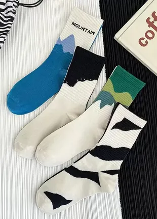 Шкарпетки з абстрактними горами