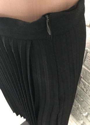 Шикарная и стильная юбка фирмы f&f, очень стильный дизайн, тренд этого года, качественная и приятная ткань на ощупь.6 фото