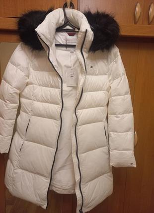 Продам новый белый пуховик Tommy hilfiger (l/xl) оригигинал1 фото