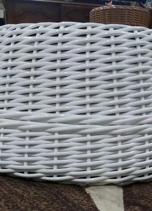 Декоративна юбка для ялинки плетена із штучного ротангу білого кольору2 фото
