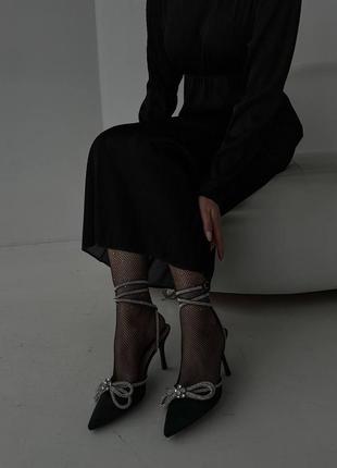 Черные невероятные атласные туфли с бантиком с острым носом на каблуке5 фото