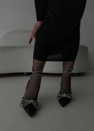 Черные невероятные атласные туфли с бантиком с острым носом на каблуке3 фото