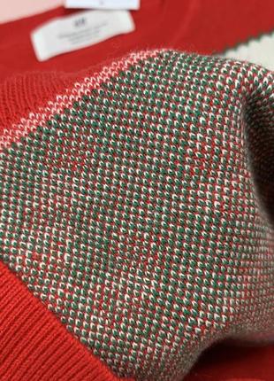 Яркий праздничный новогодний свитер для деток5 фото