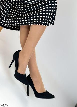 Черные невероятные туфли с острым носом на каблуке7 фото