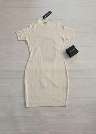 Кремовое вязаное платье в рубчик с открытой спиной2 фото