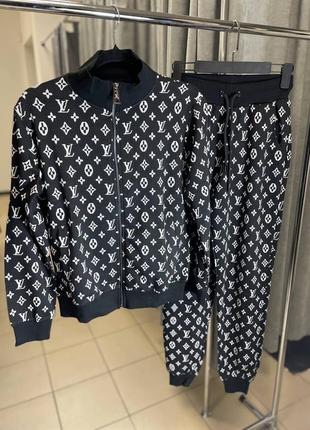 Костюм в стилі louis vuitton