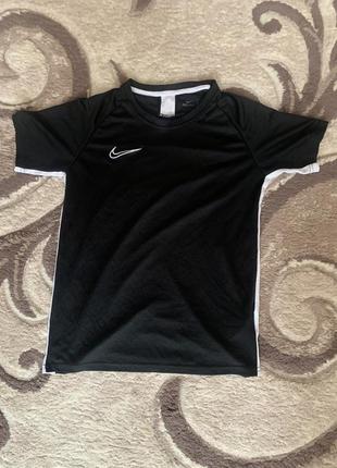 Детская футболка nike dry-fyt