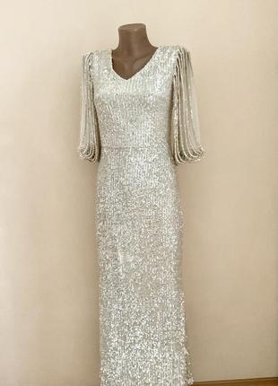 Эффектное вечернее платье в пайетки