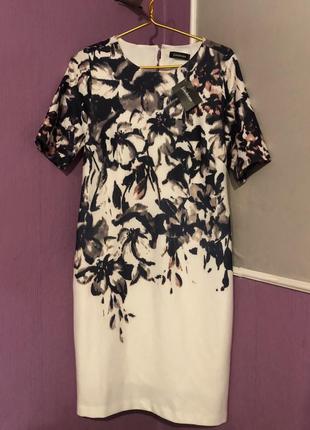 Романтичное женское платье