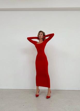 Елегантна сукня з розкішною довжиною8 фото