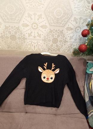 Новогодний свитер, с оленями, черная крупная вязка1 фото