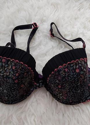 Бюстгальтер