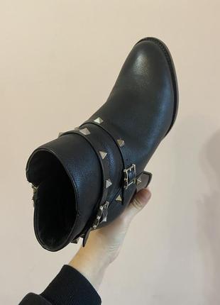 Зимние ботиночки на каблуке, черные3 фото