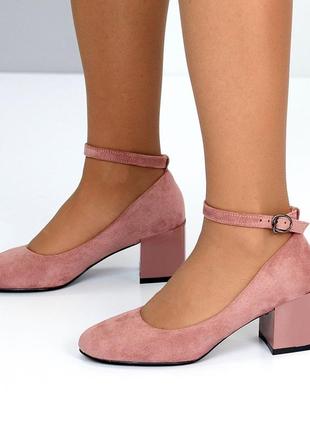 Туфлі на стійкому підборі з ремінцем у чорному бежевому пудровому кольорі
