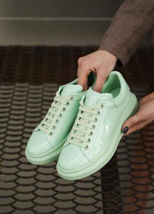 Кожаные кроссовки alexander mcqueen patent mint в мятном цвете (36-41)😍7 фото