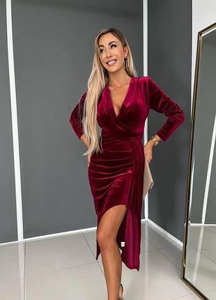 Бархатное платье в цветах