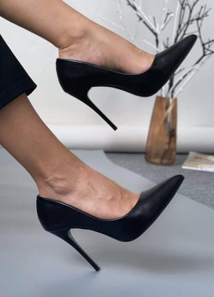 Туфлі човники чорні жіночі екошкіра на шпильці