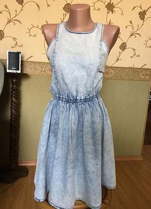 Жіноча сукня з облегшеного деніму