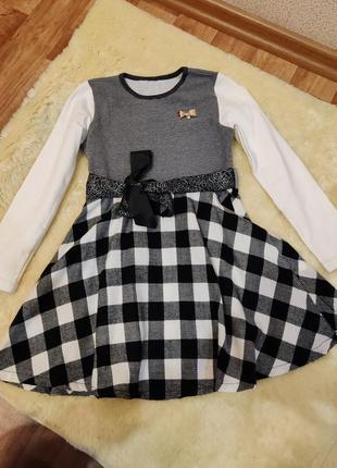 Гарне тепле плаття можна для школи