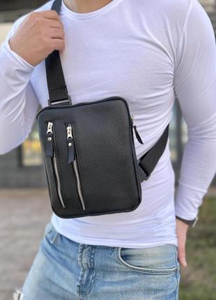 Мужская стильная и качественная сумка слинг essential черная