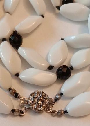 Буси кольє дворядне молочне скло вінтажні