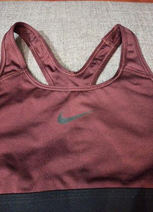 Спортивный топ nike2 фото