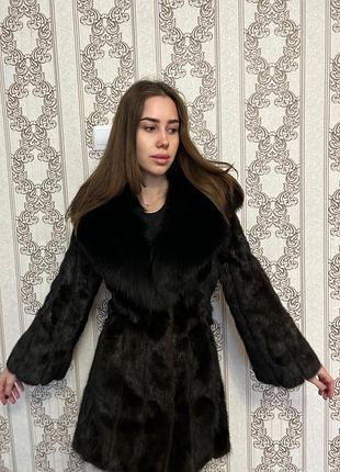 Шуба норковая воротник с песца есть ремень кожаный к шубу