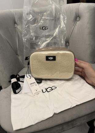 Бежевая сумка ugg crossbody teddy silicon