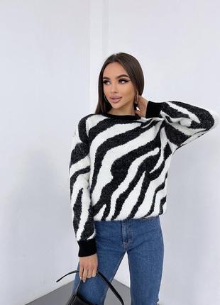 Теплий светр з принтом зебри з додаванням нитки травки3 фото