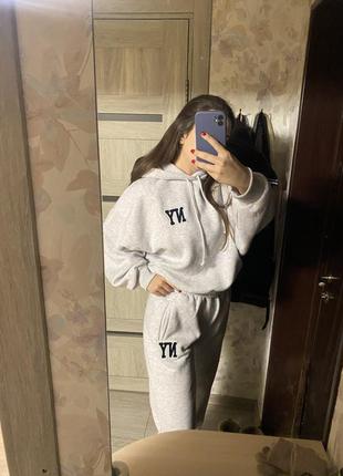 Чудовий теплесенький костюм zara