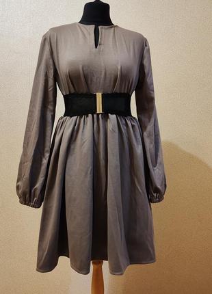 Плаття з рюшем благородного кольору розпродаж