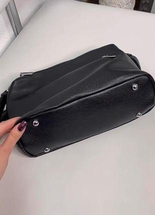 Удобная, вместительная черная сумочка+длинный регулируемый ремешок.8 фото