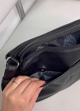 Удобная, вместительная черная сумочка+длинный регулируемый ремешок.4 фото