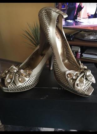 Італійські туфлі шкіряні