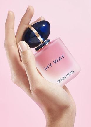 Парфумована вода для жінок Розовые женские туфли Armani Jeans floral eau de parfum 90 ml