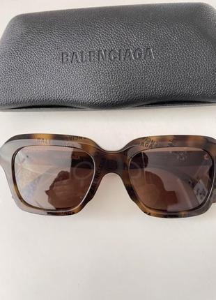 Солнцезахісни окуляри balenciaga