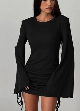 Платье короткое чёрное однотонное на длинный рукав на затяжках качественное стильное трендовое