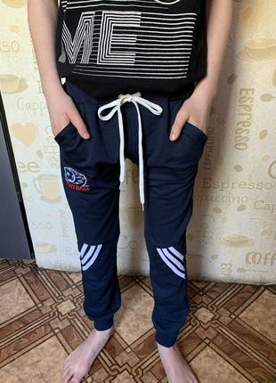 Спортивные штаны