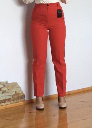 Красные брюки штаны красные классические3 фото