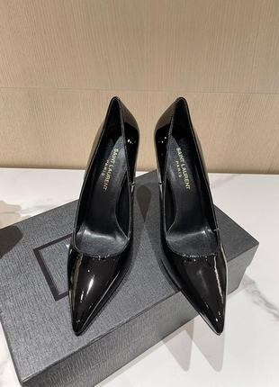 Женские черные туфи в стиле ysl opyum pumps на золотом каблуке кожа туфли yves saint laurent ив се2 фото