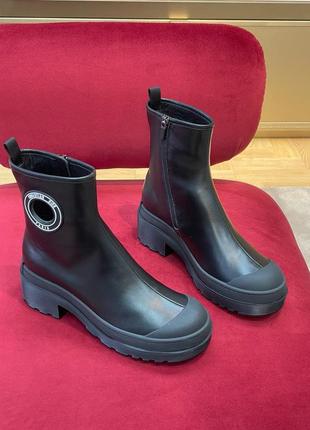 Женские осенние демисезонные черные кожаные ботинки в стиле dior symbol сапоги диор на молнии3 фото