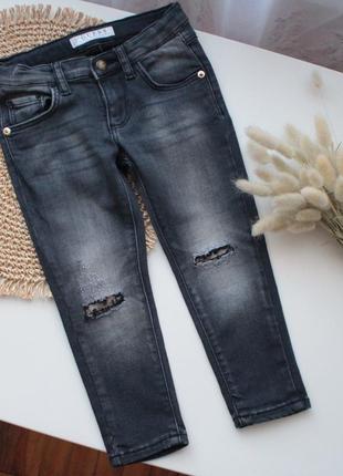 Стильные зауженные джинсы с заводскими потертостями guess оригинал 3 года