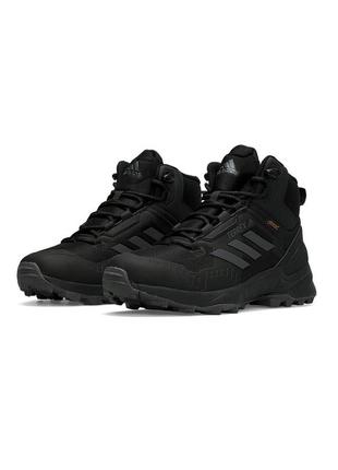 Чоловічі зимові кросівки adidas terrex swift r gore tex чорні високі до -21*с адідас терекс термо (b)2 фото