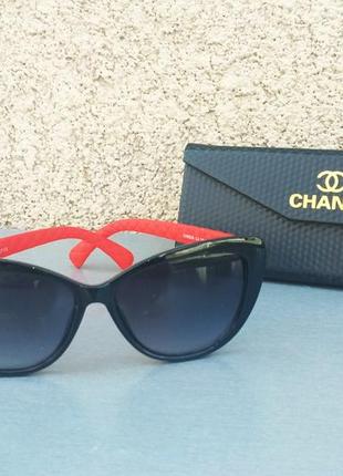 Окуляри в стилі chanel жіночі сонцезахисні чорні з червоними дужками