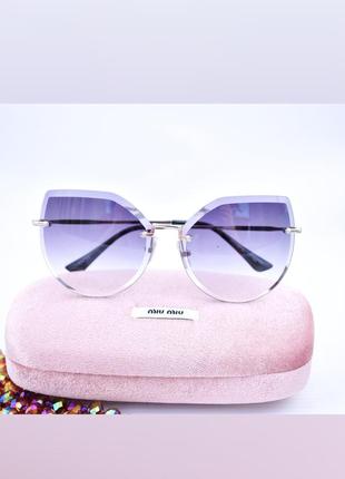 Красивые солнцезащитные градиентные очки  окуляри