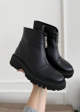 Зимние женские ботинки черные кожаные