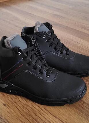 Жіночі зимові черевики ботінки чорні теплі на шнурках на блискавці хутряні прошиті львівські (код 5182)