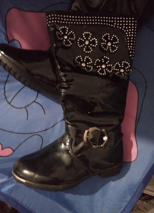 Продам новые сапожечки на девочку 32 размер