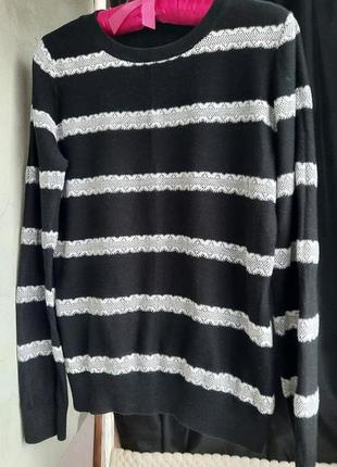 Свитер с имитацией кружева