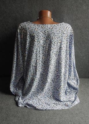 Вільна блуза з віскози з квітковим принтом великого розміру3 фото